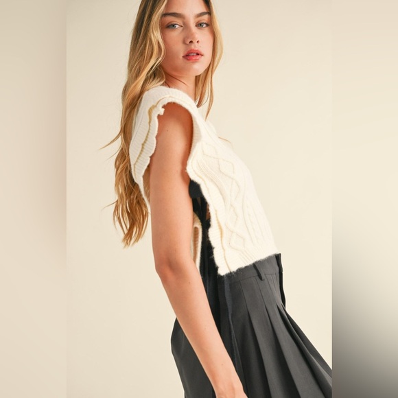 77B. Scalloped Knit Vest With Side Bows - Cream - Picture 9 of 11